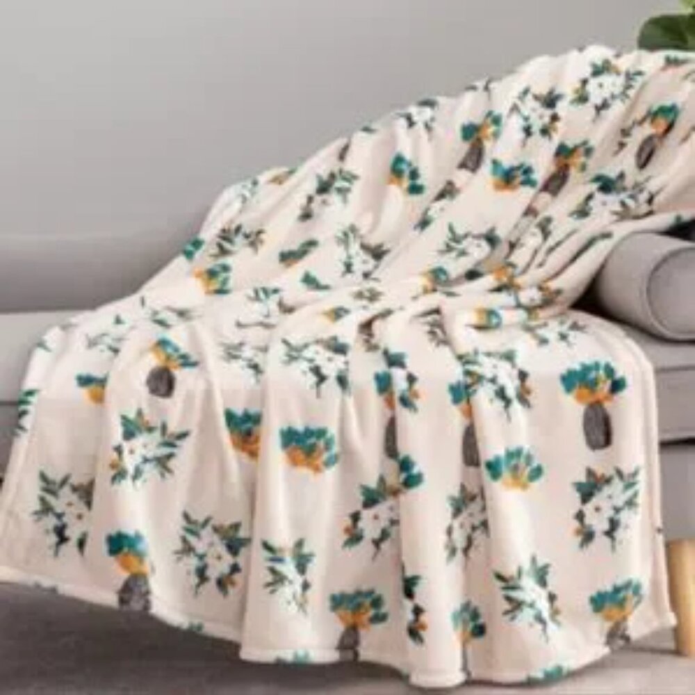 Berkshire Artist Series VelvetLoft Throw - New